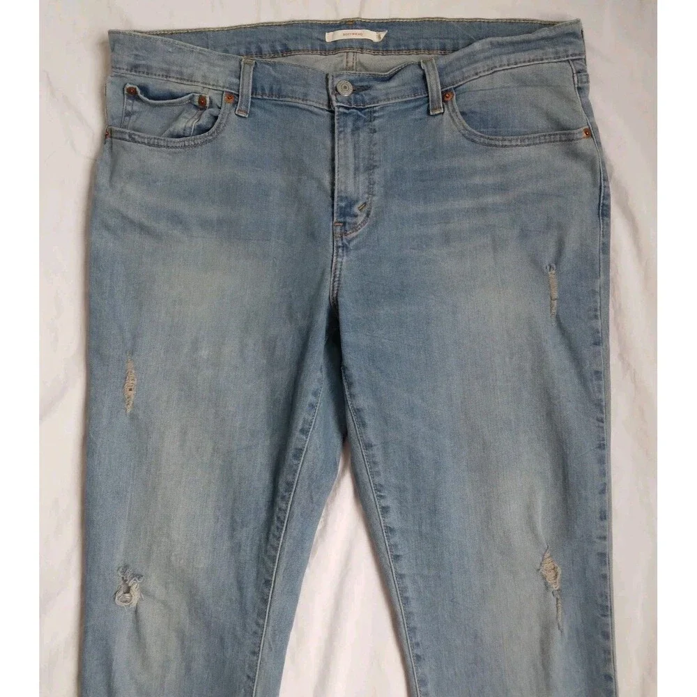 Levi's Boyfriend Jeans Light Wash Denim Distressed Women's Size 32